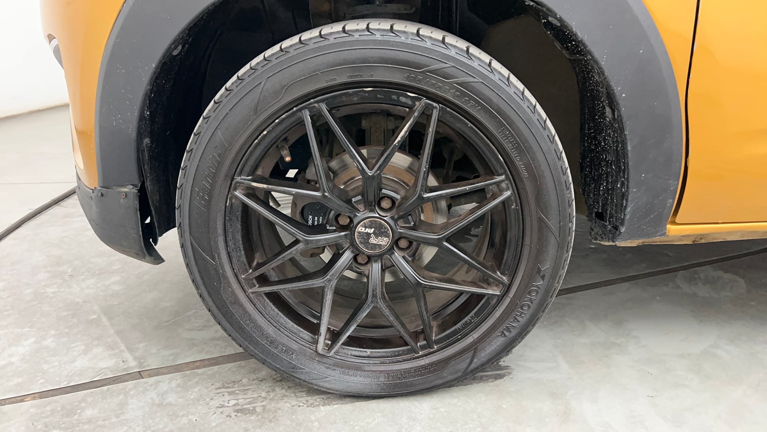 Used 2020 Renault Triber RXZ EASY-R AMT Petrol Automatic tyres LEFT FRONT TYRE RIM VIEW