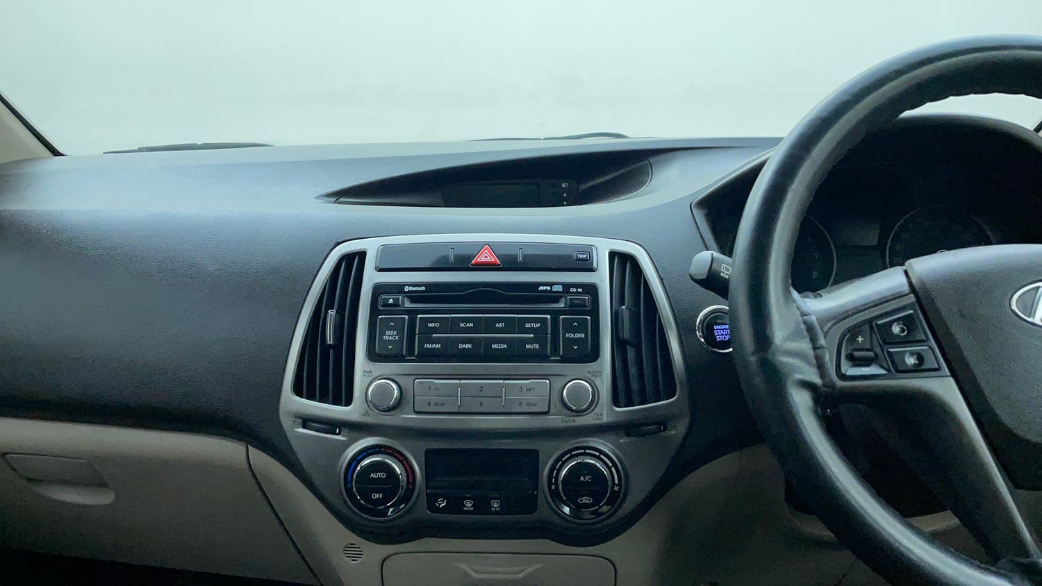 Used 2013 Hyundai i20 Asta 1.2 Petrol Manual interior MUSIC SYSTEM & AC CONTROL VIEW