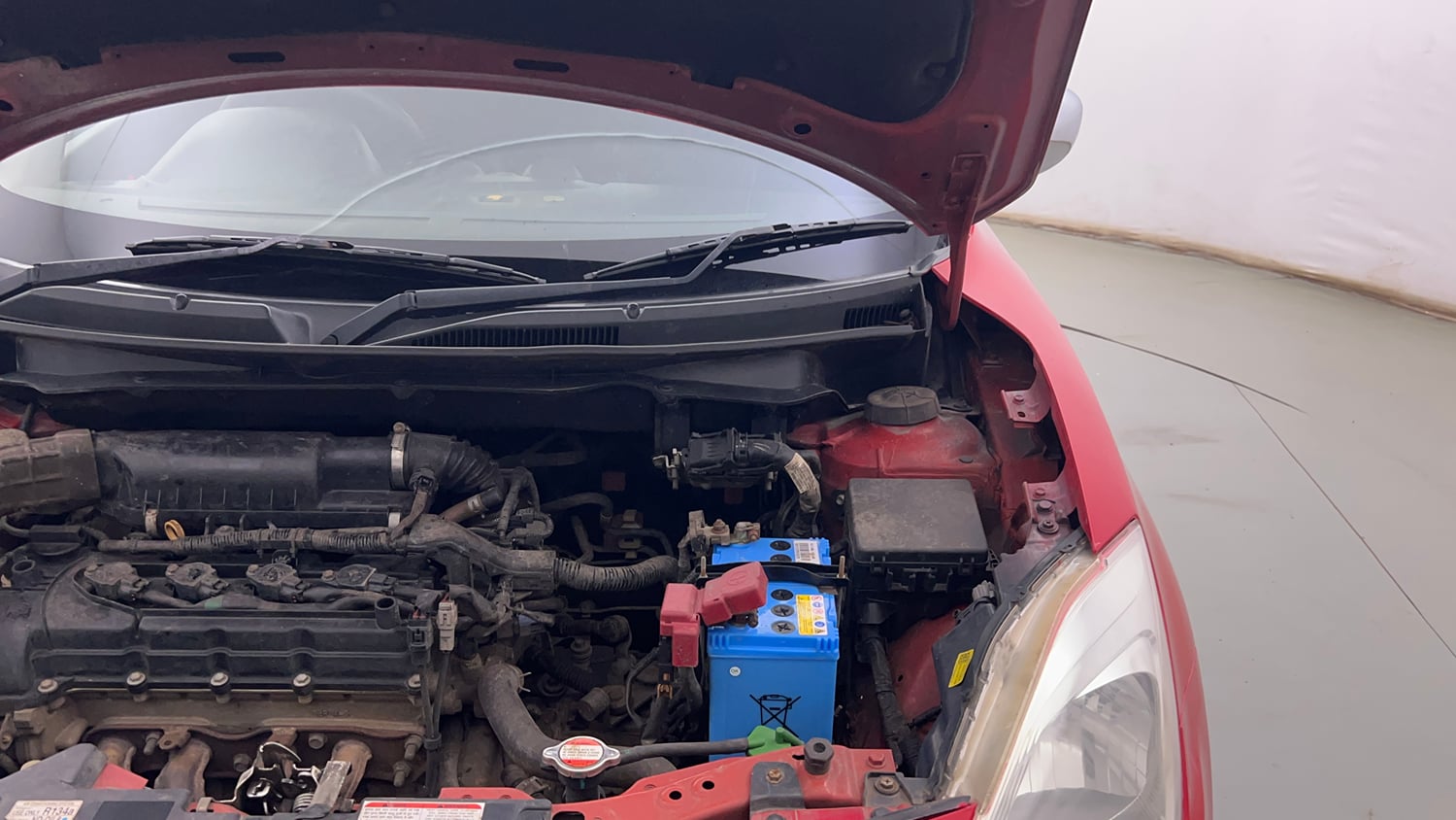 Used 2018 Maruti Suzuki Swift LXi Petrol Manual engine ENGINE LEFT SIDE HINGE & APRON VIEW