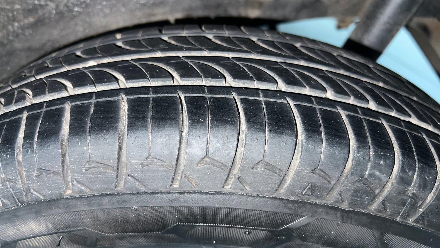 Used 2015 Maruti Suzuki Wagon R LXI CNG Cng Manual tyres LEFT REAR TYRE TREAD VIEW