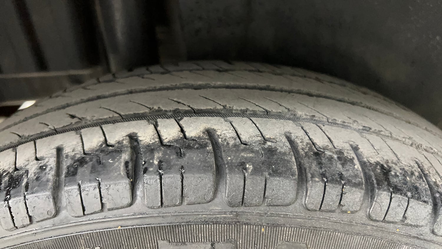 Used 2014 Maruti Suzuki Swift LXi Petrol Manual tyres RIGHT REAR TYRE TREAD VIEW