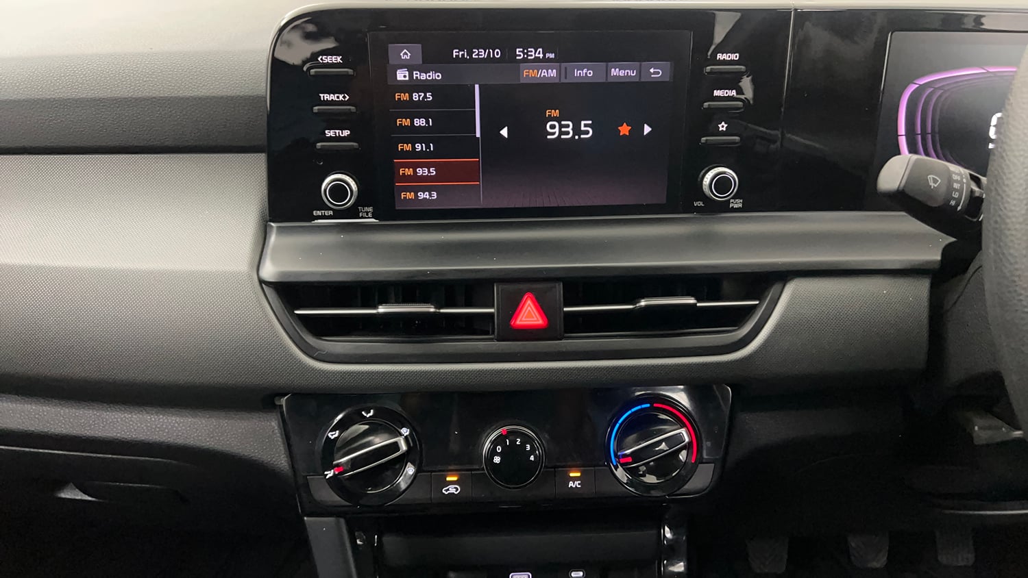 Used 2024 Kia Seltos HTK 1.5 Diesel MT Diesel Manual interior MUSIC SYSTEM & AC CONTROL VIEW