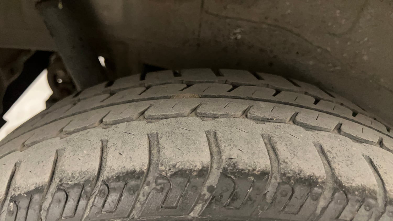 Used 2014 Maruti Suzuki Wagon R VXI Petrol Manual tyres RIGHT REAR TYRE TREAD VIEW