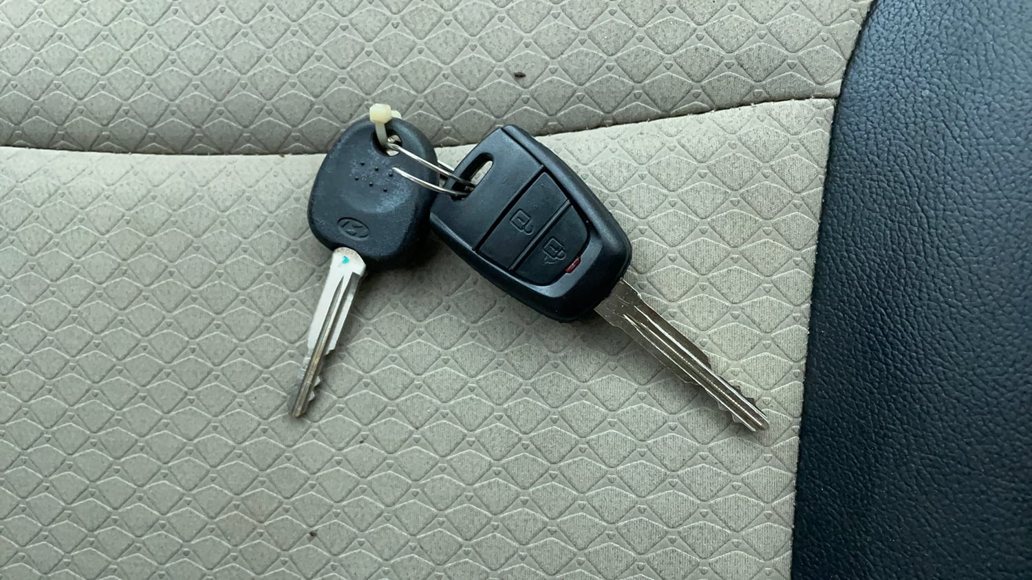 Used 2019 Hyundai Santro Sportz Petrol Manual extra CAR KEY VIEW