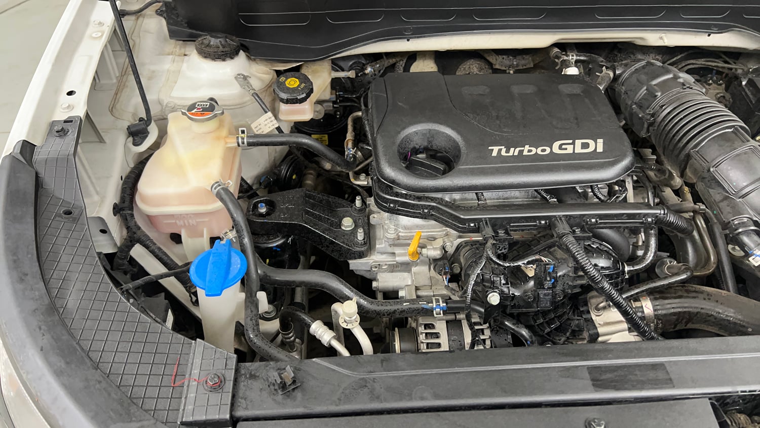 Used 2024 Hyundai Venue SX (O) 1.0 Turbo DCT Petrol Automatic engine ENGINE RIGHT SIDE VIEW