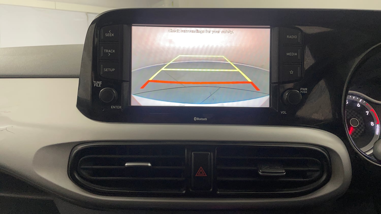 Used 2021 Hyundai Grand i10 Nios Sportz AMT 1.2 Kappa VTVT Petrol Automatic top_features Rear camera