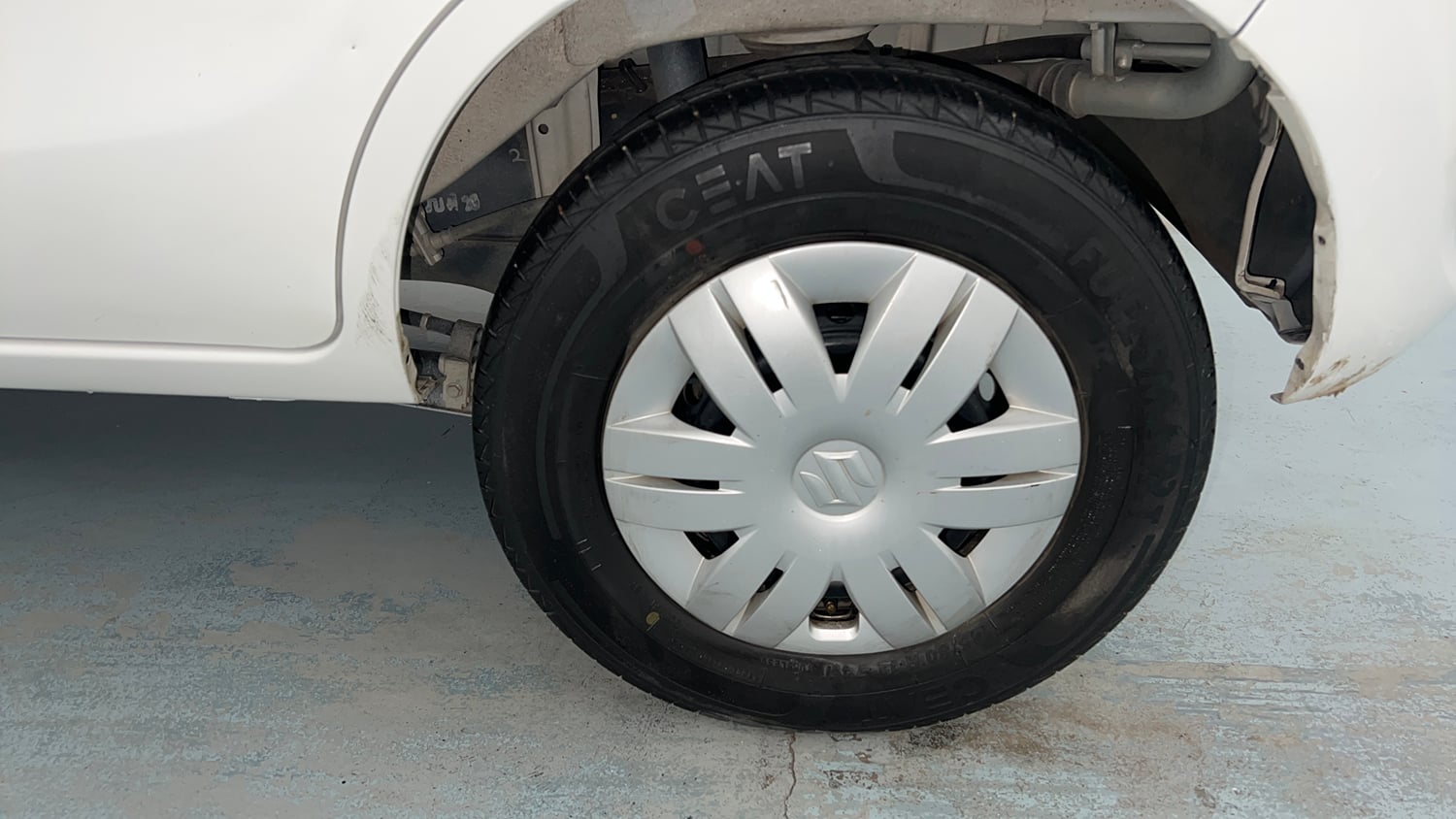 Used 2020 Maruti Suzuki Alto 800 VXi Petrol Manual tyres LEFT REAR TYRE RIM VIEW