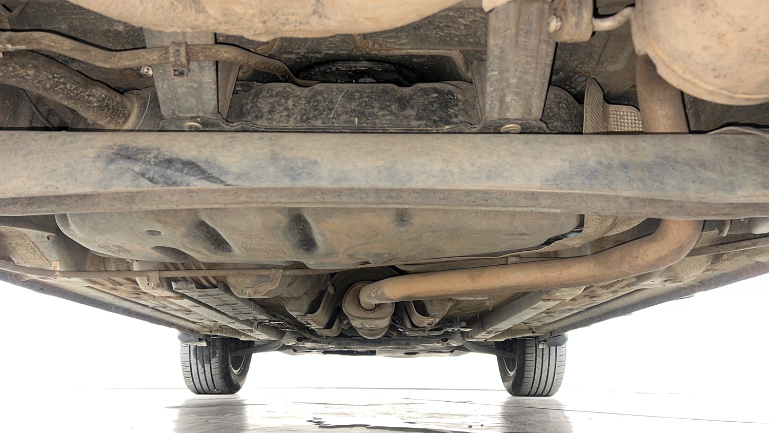 Used 2023 Hyundai Venue SX(O) 1.0 Turbo DCT Knight Edition Petrol Automatic extra REAR UNDERBODY VIEW (TAKEN FROM REAR)