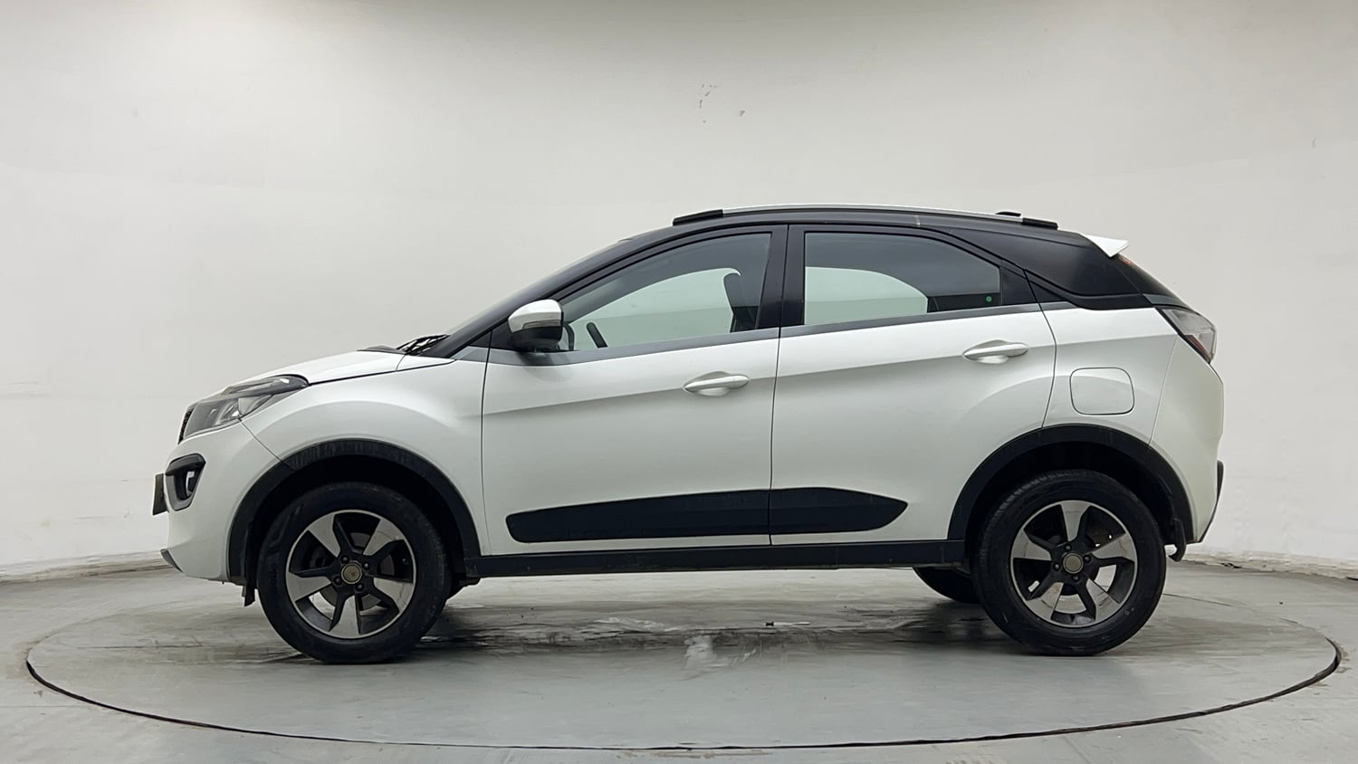 Used 2018 Tata Nexon XZA Plus Petrol Petrol Automatic exterior LEFT SIDE VIEW