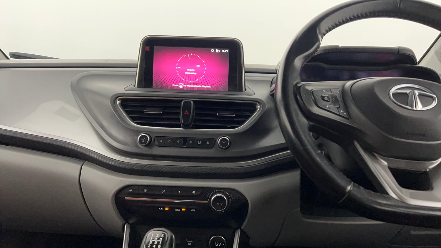 Used 2020 Tata Altroz XZ Petrol Petrol Manual interior MUSIC SYSTEM & AC CONTROL VIEW