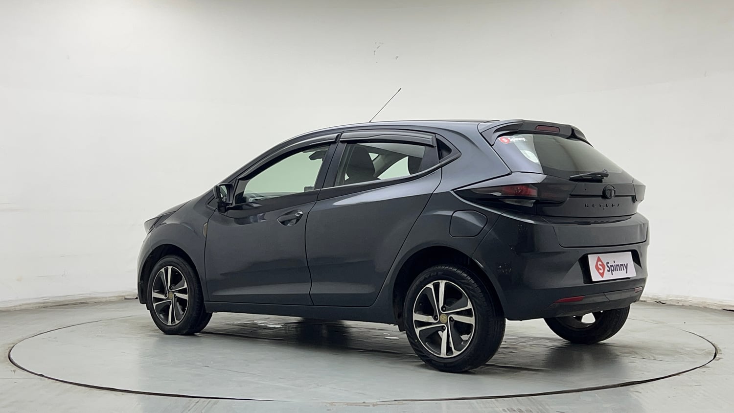 Used 2021 Tata Altroz XZ Petrol Petrol Manual exterior LEFT REAR CORNER VIEW