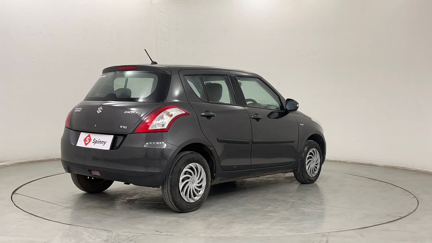 Used 2018 Maruti Suzuki Swift VXI (O) Petrol Manual exterior RIGHT REAR CORNER VIEW