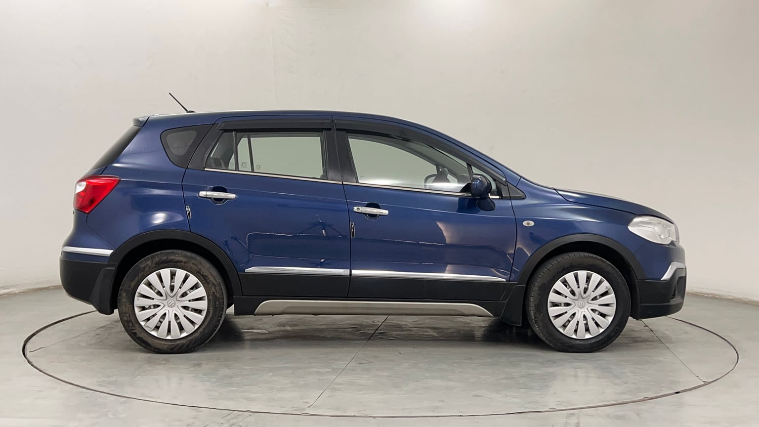 Used 2022 Maruti Suzuki S-Cross Sigma Petrol Manual exterior RIGHT SIDE VIEW