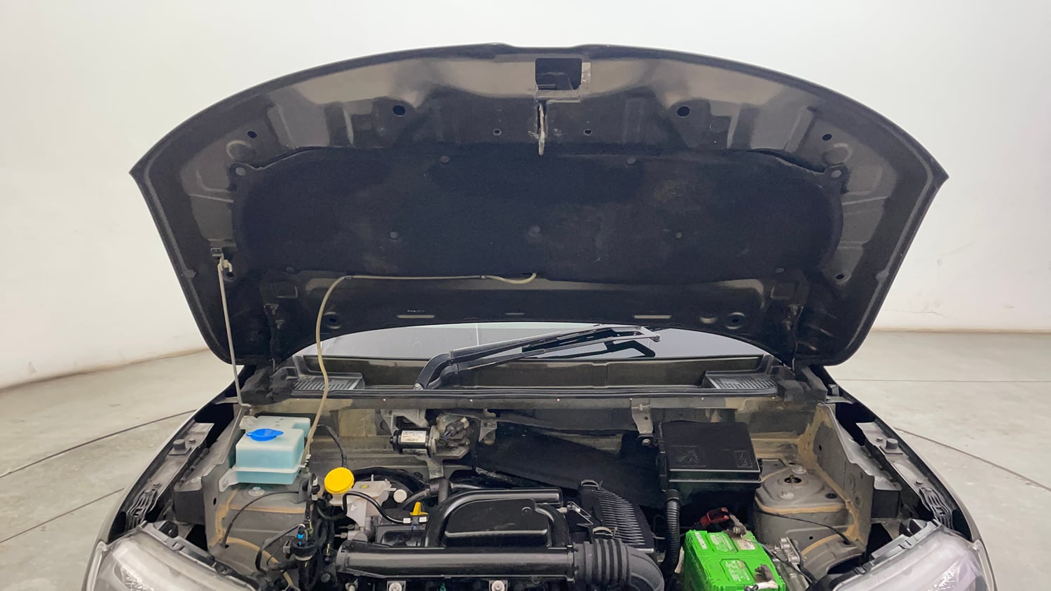 Used 2020 Renault Kwid 1.0 RXT AMT Opt Petrol Automatic engine ENGINE & BONNET OPEN FRONT VIEW