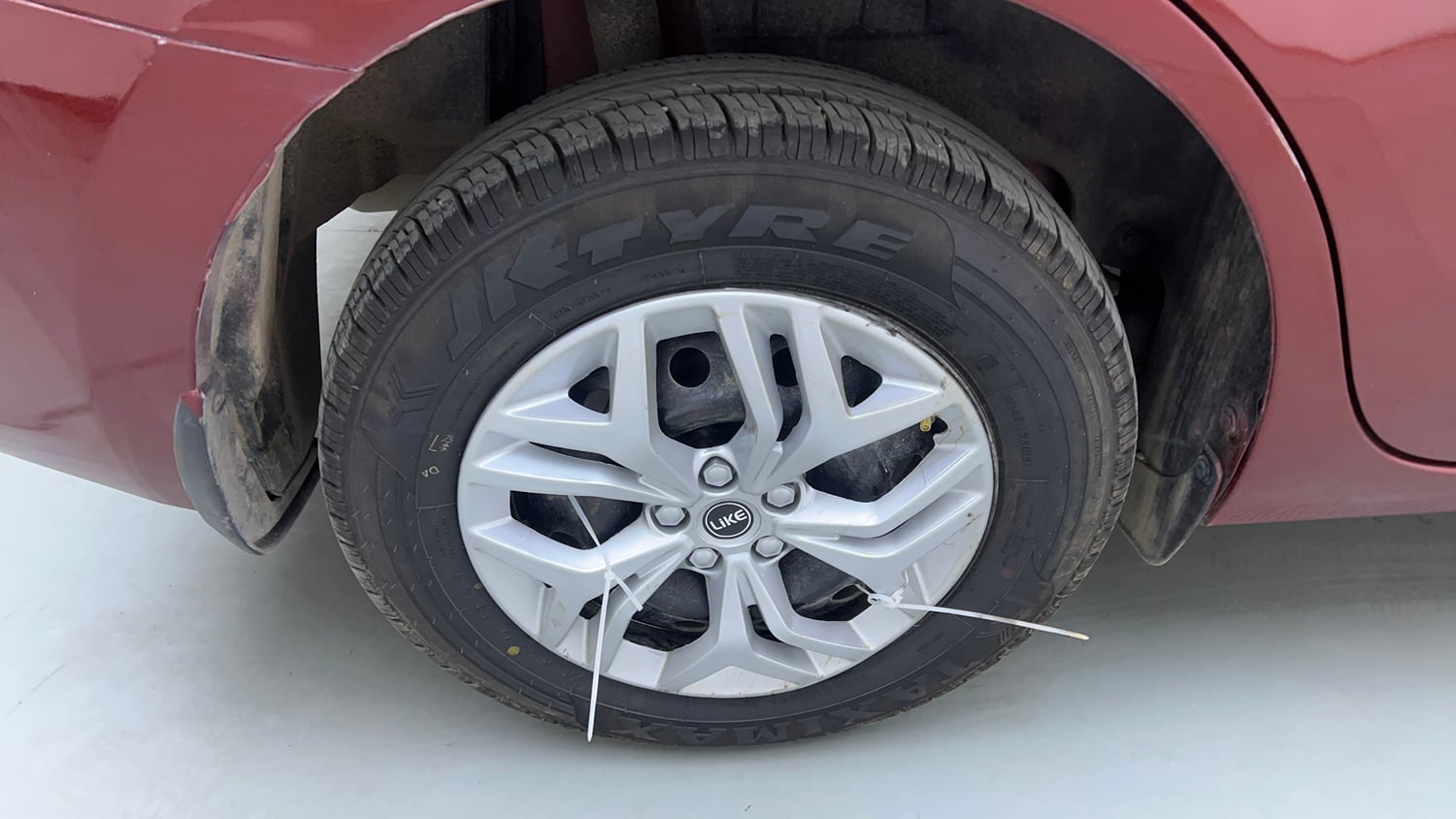 Used 2019 Maruti Suzuki Dzire VXi Petrol Manual tyres RIGHT REAR TYRE RIM VIEW