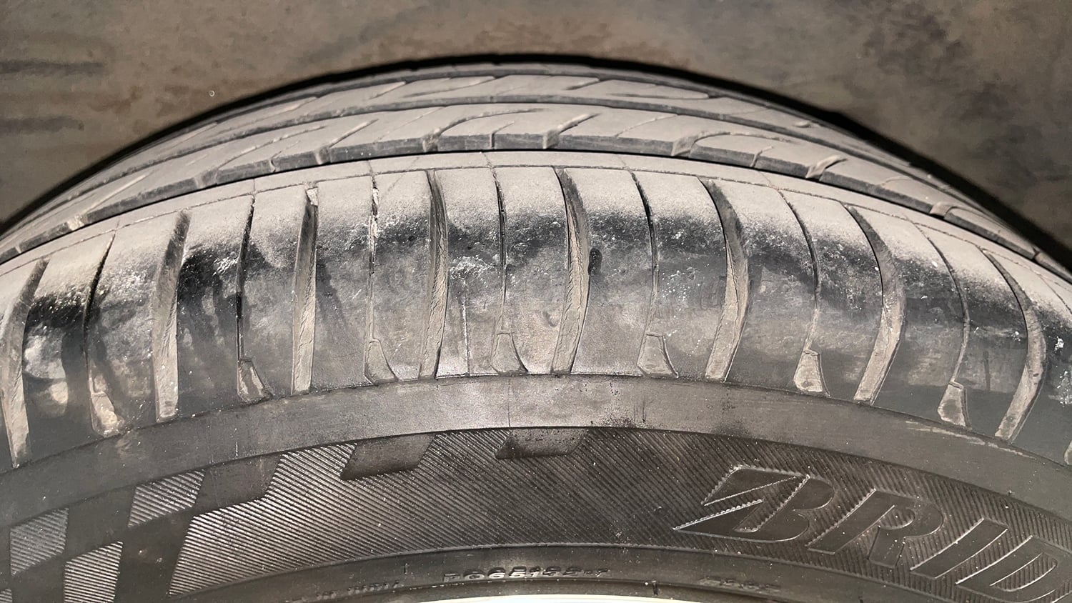 Used 2015 Toyota Corolla Altis VL AT Petrol Petrol Automatic tyres RIGHT REAR TYRE TREAD VIEW