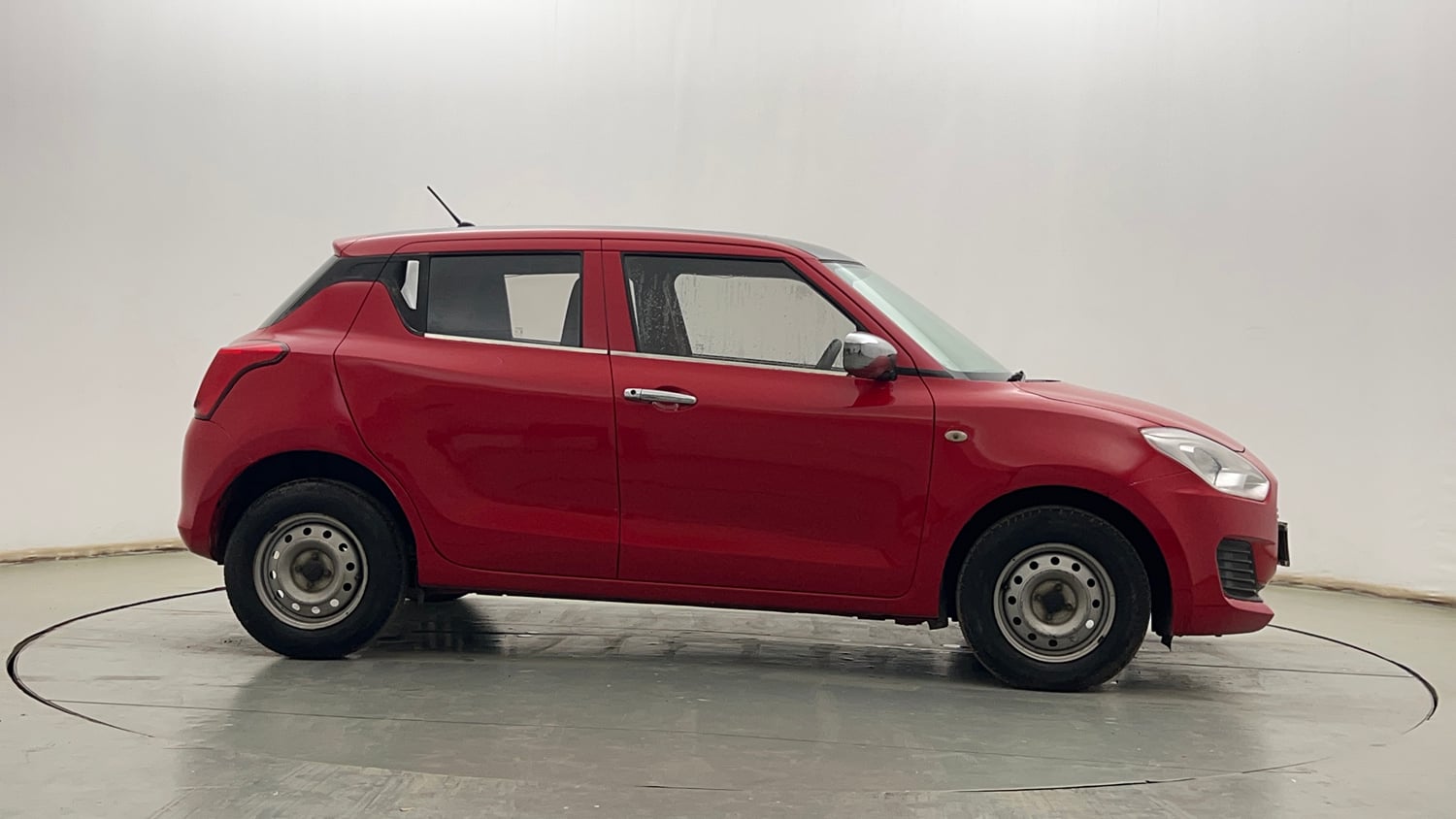 Used 2018 Maruti Suzuki Swift LXi Petrol Manual exterior RIGHT SIDE VIEW