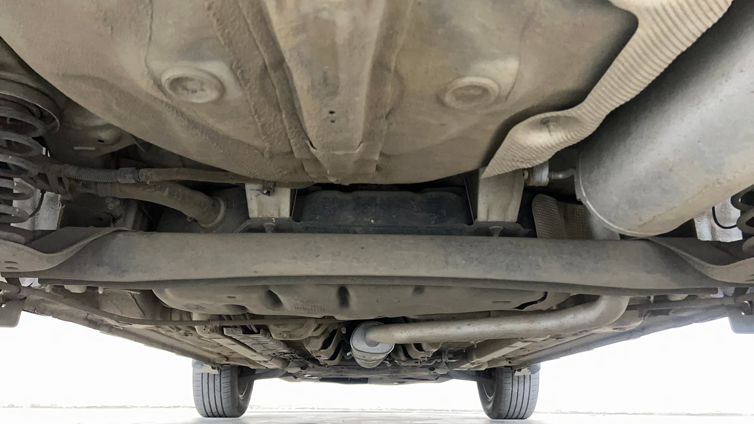 Used 2024 Hyundai Venue SX (O) 1.0 Turbo DCT Petrol Automatic extra REAR UNDERBODY VIEW (TAKEN FROM REAR)
