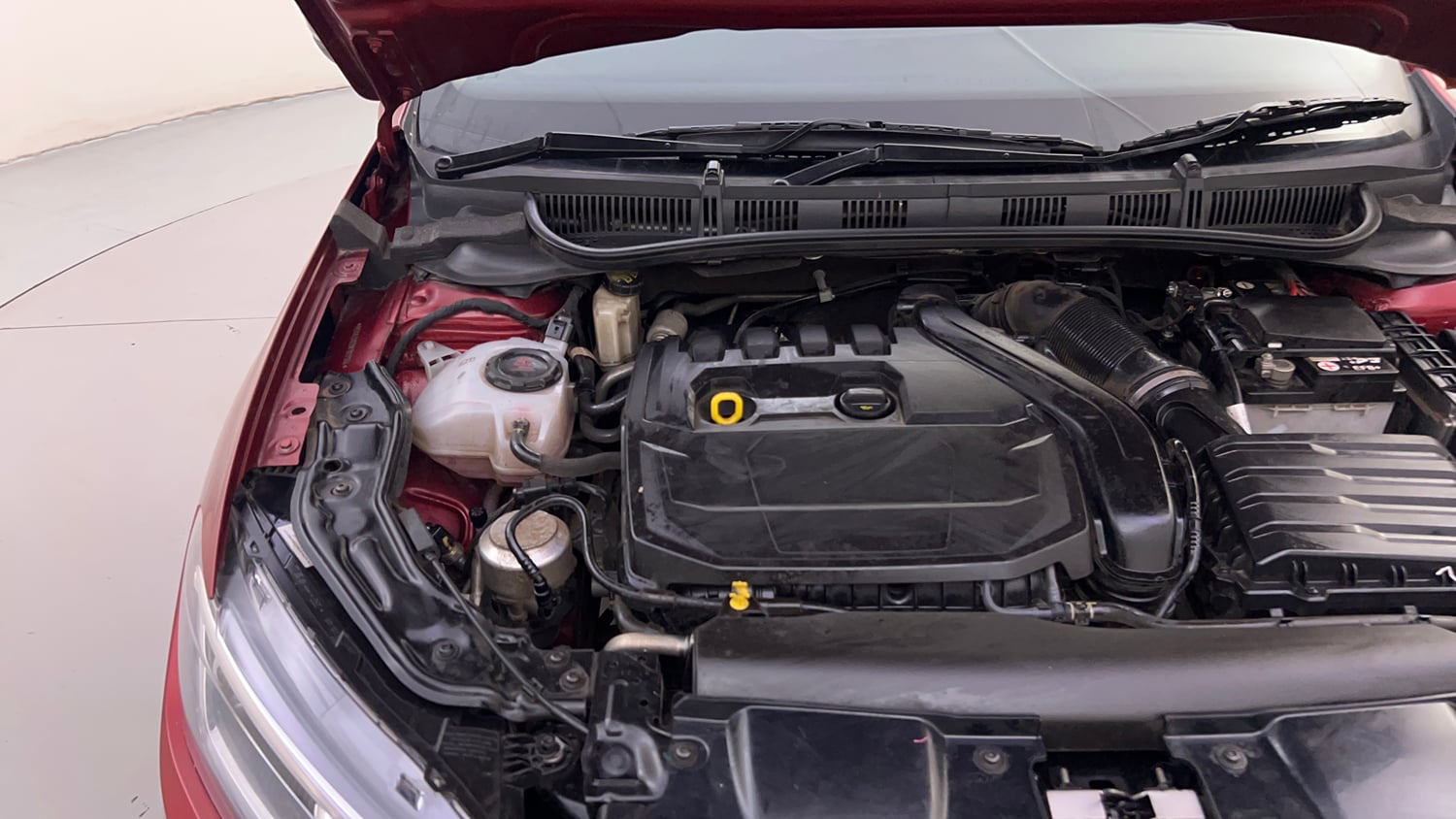 Used 2024 Volkswagen Virtus GT Plus 1.5 TSI EVO DSG Petrol Automatic engine ENGINE RIGHT SIDE HINGE & APRON VIEW