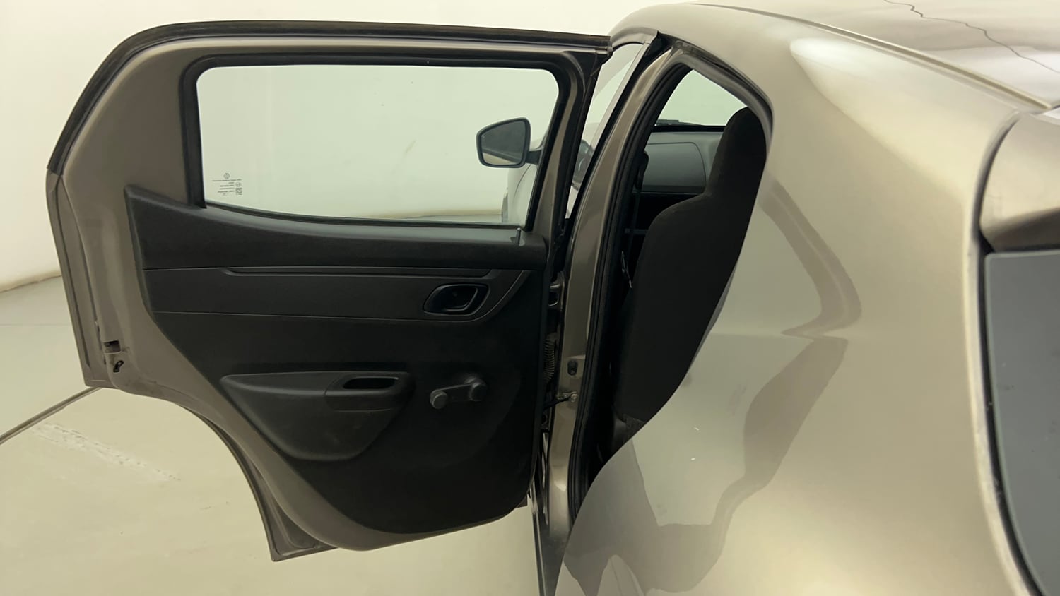 Used 2018 Renault Kwid 1.0 RXL Petrol Manual interior LEFT REAR DOOR OPEN VIEW