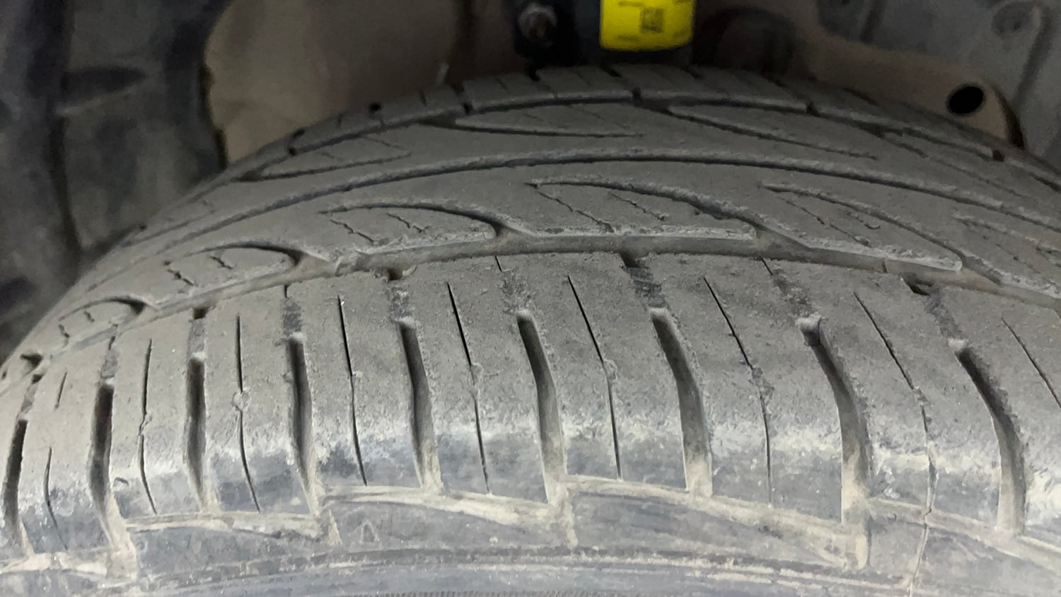 Used 2017 Ford EcoSport Trend+ 1.5L TDCi Diesel Manual tyres RIGHT FRONT TYRE TREAD VIEW