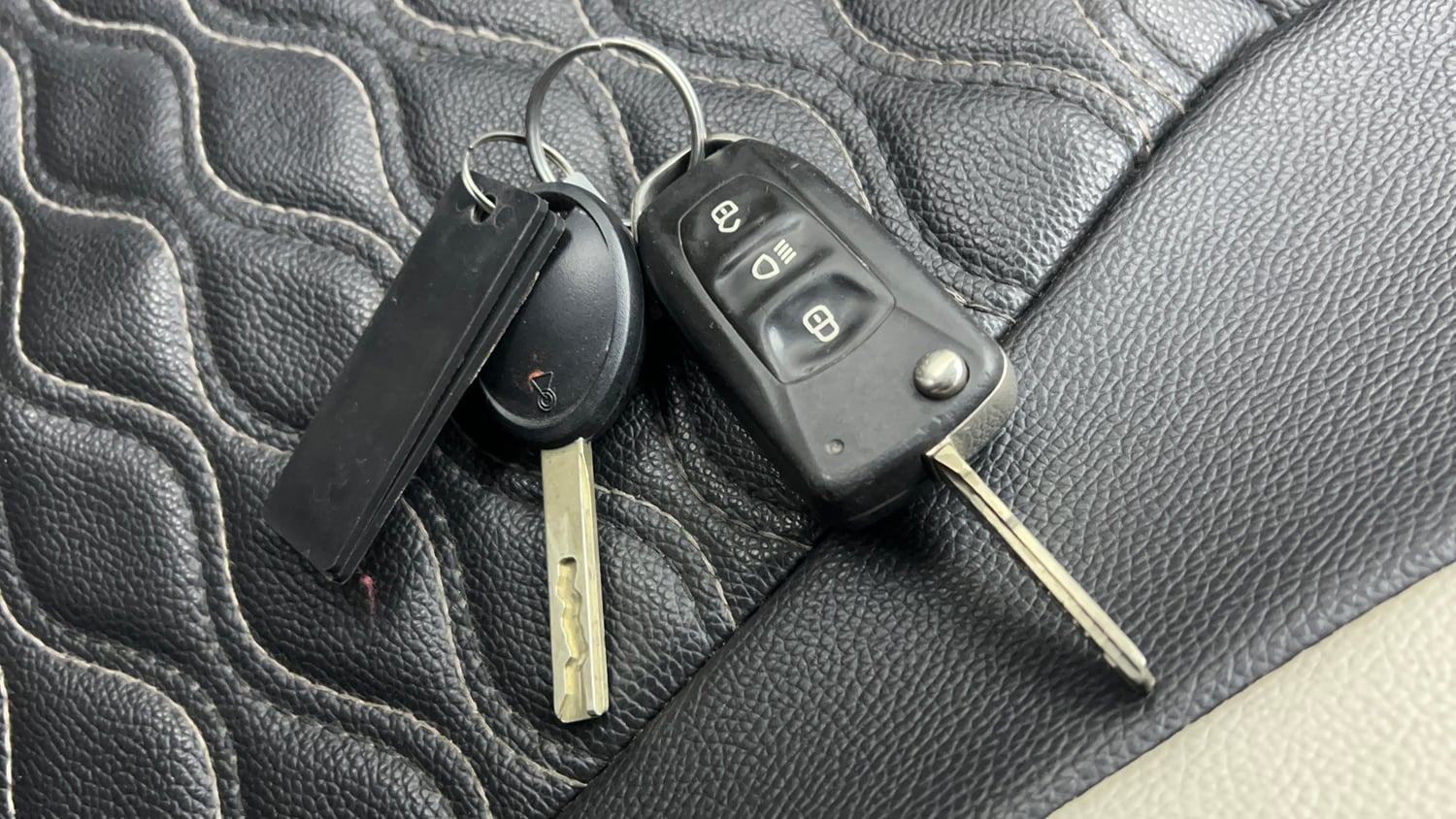 Used 2021 Tata Tiago XZ CNG( Outside Fitted ) Cng Manual extra CAR KEY VIEW