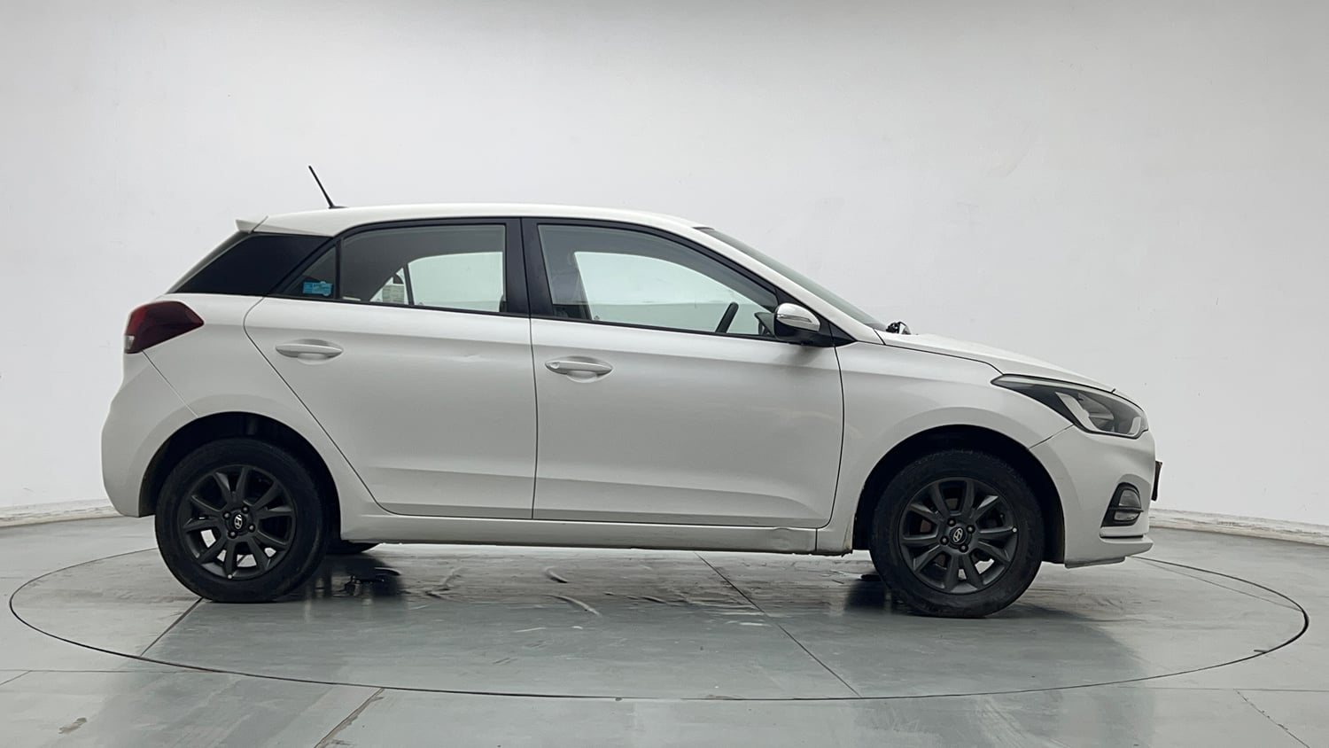 Used 2018 Hyundai Elite i20 Asta 1.2 AT Petrol Automatic exterior RIGHT SIDE VIEW
