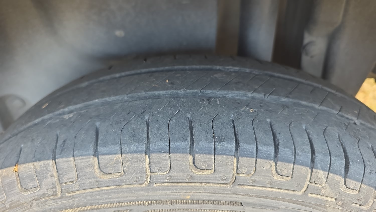 Used 2016 Maruti Suzuki Swift Dzire VXI Petrol Manual tyres LEFT REAR TYRE TREAD VIEW