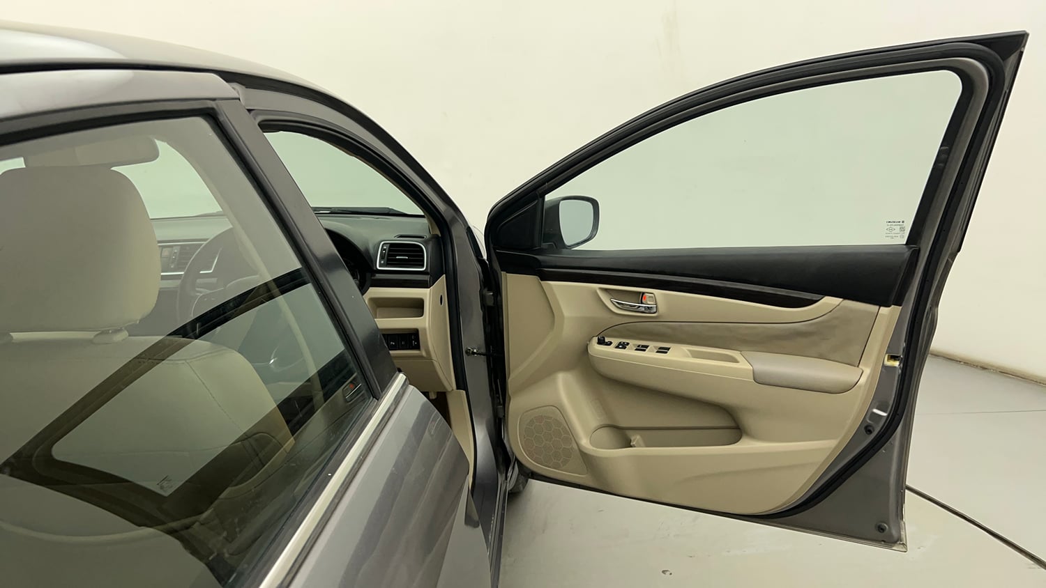 Used 2016 Maruti Suzuki Ciaz ZXi  AT Petrol Automatic interior RIGHT FRONT DOOR OPEN VIEW