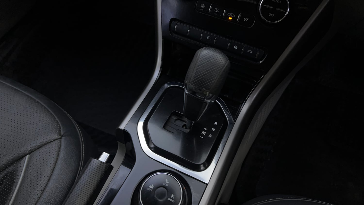 Used 2019 Tata Nexon XZA Plus Petrol Petrol Automatic interior GEAR  KNOB VIEW