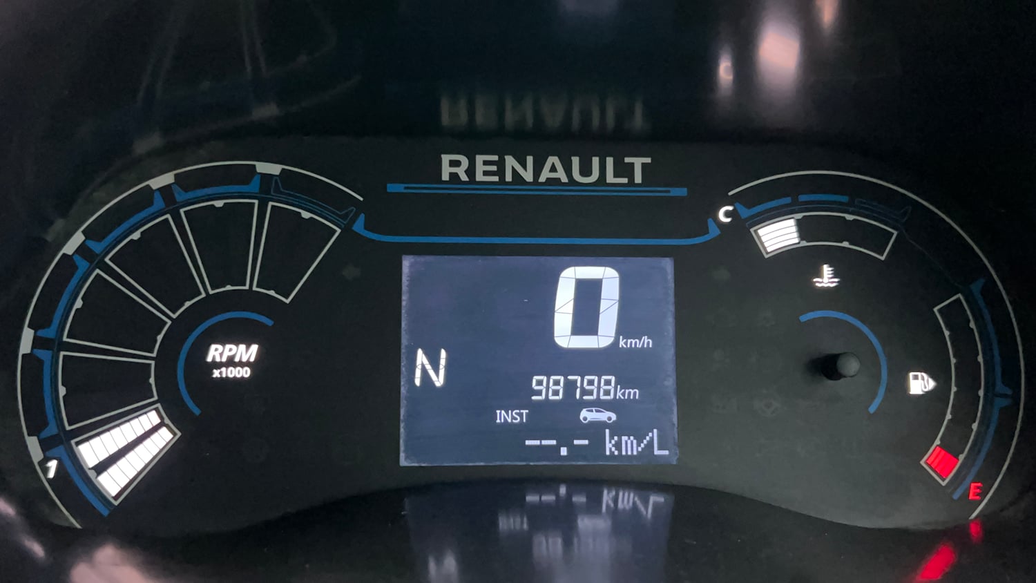 Used 2020 Renault Triber RXZ EASY-R AMT Petrol Automatic interior CLUSTERMETER VIEW