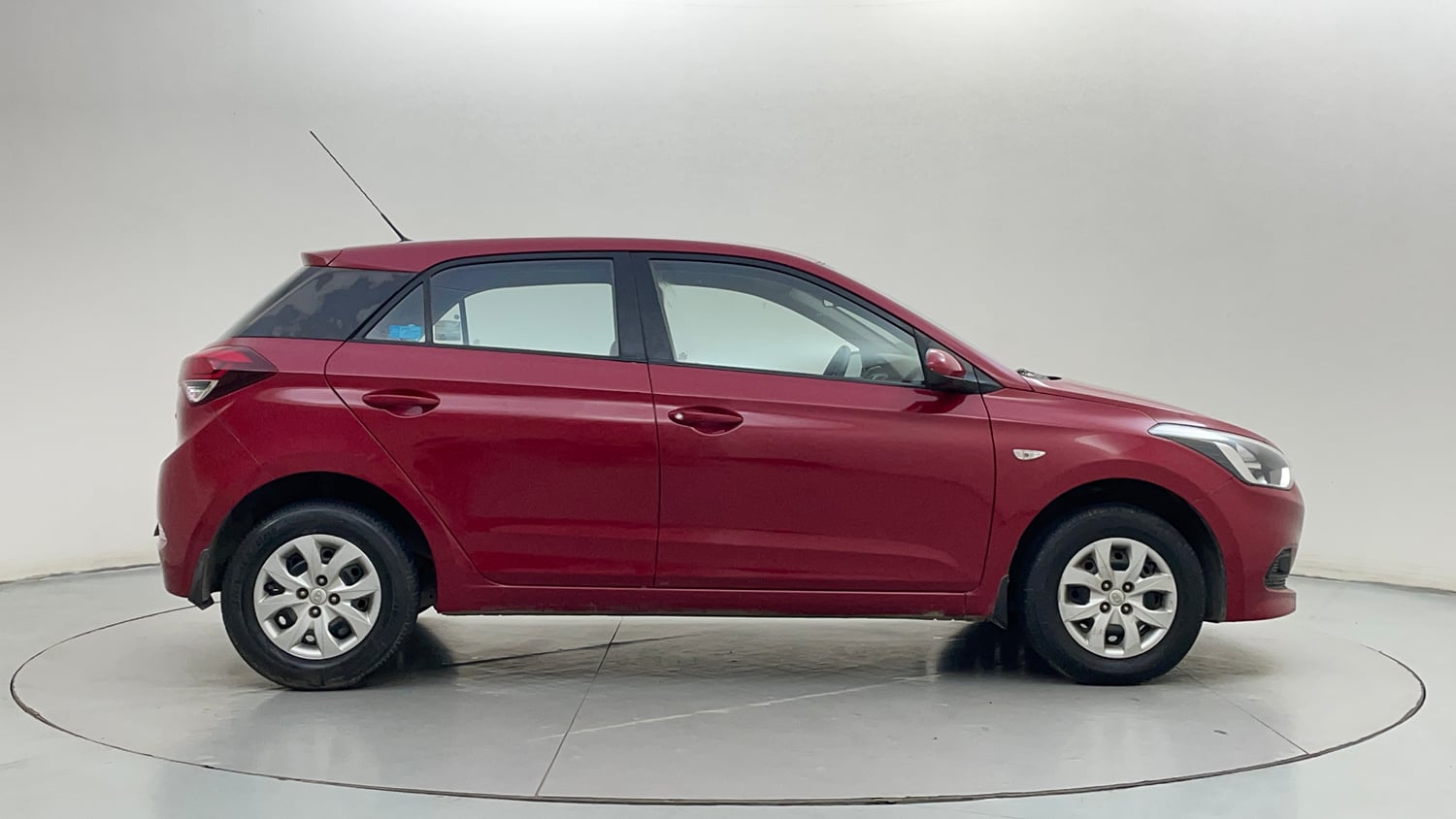 Used 2015 Hyundai Elite i20 Magna 1.2 Petrol Manual exterior RIGHT SIDE VIEW