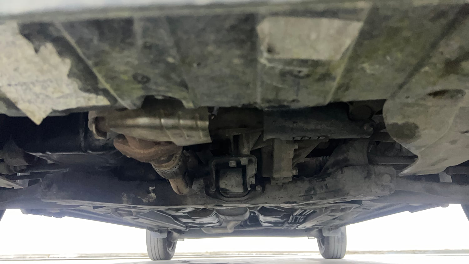 Used 2020 Hyundai Santro Sportz AMT Petrol Automatic extra FRONT LEFT UNDERBODY VIEW