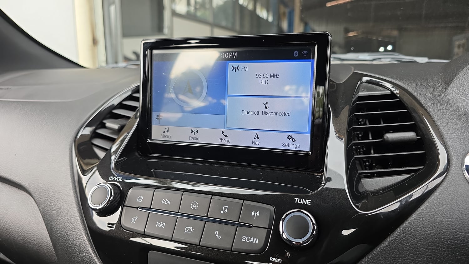 Used 2021 Ford Freestyle Titanium 1.2 Ti-VCT Petrol Manual top_features Touch screen infotainment system