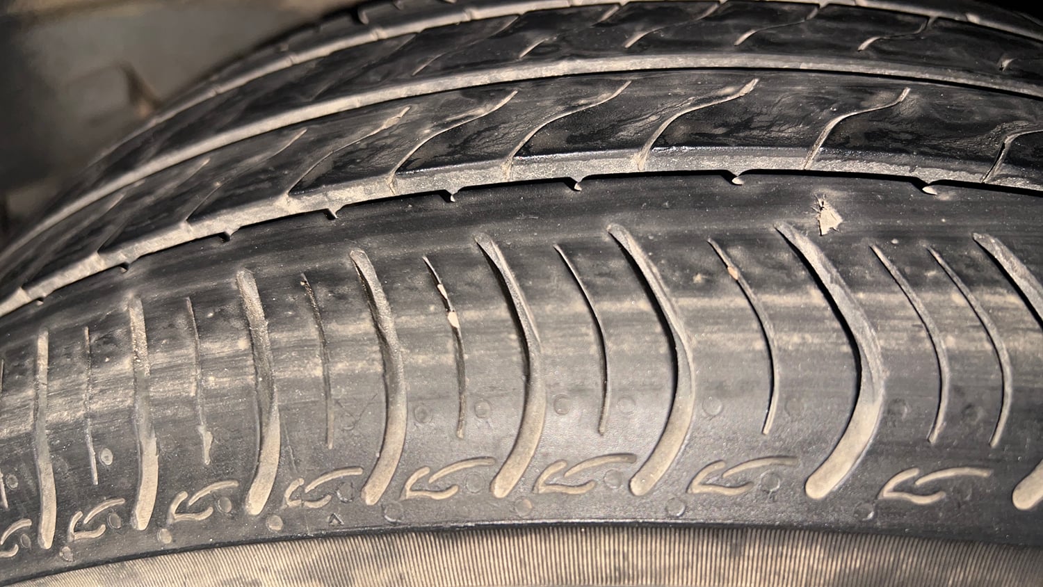 Used 2023 Honda Amaze VX 1.2 Petrol CVT Petrol Automatic tyres LEFT REAR TYRE TREAD VIEW