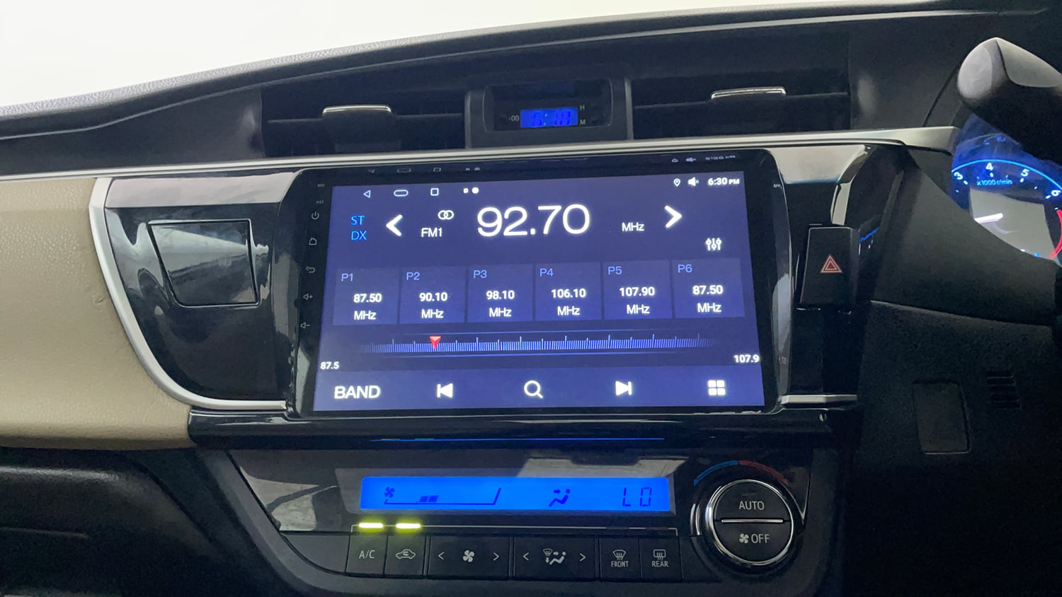 Used 2015 Toyota Corolla Altis VL AT Petrol Petrol Automatic interior MUSIC SYSTEM & AC CONTROL VIEW
