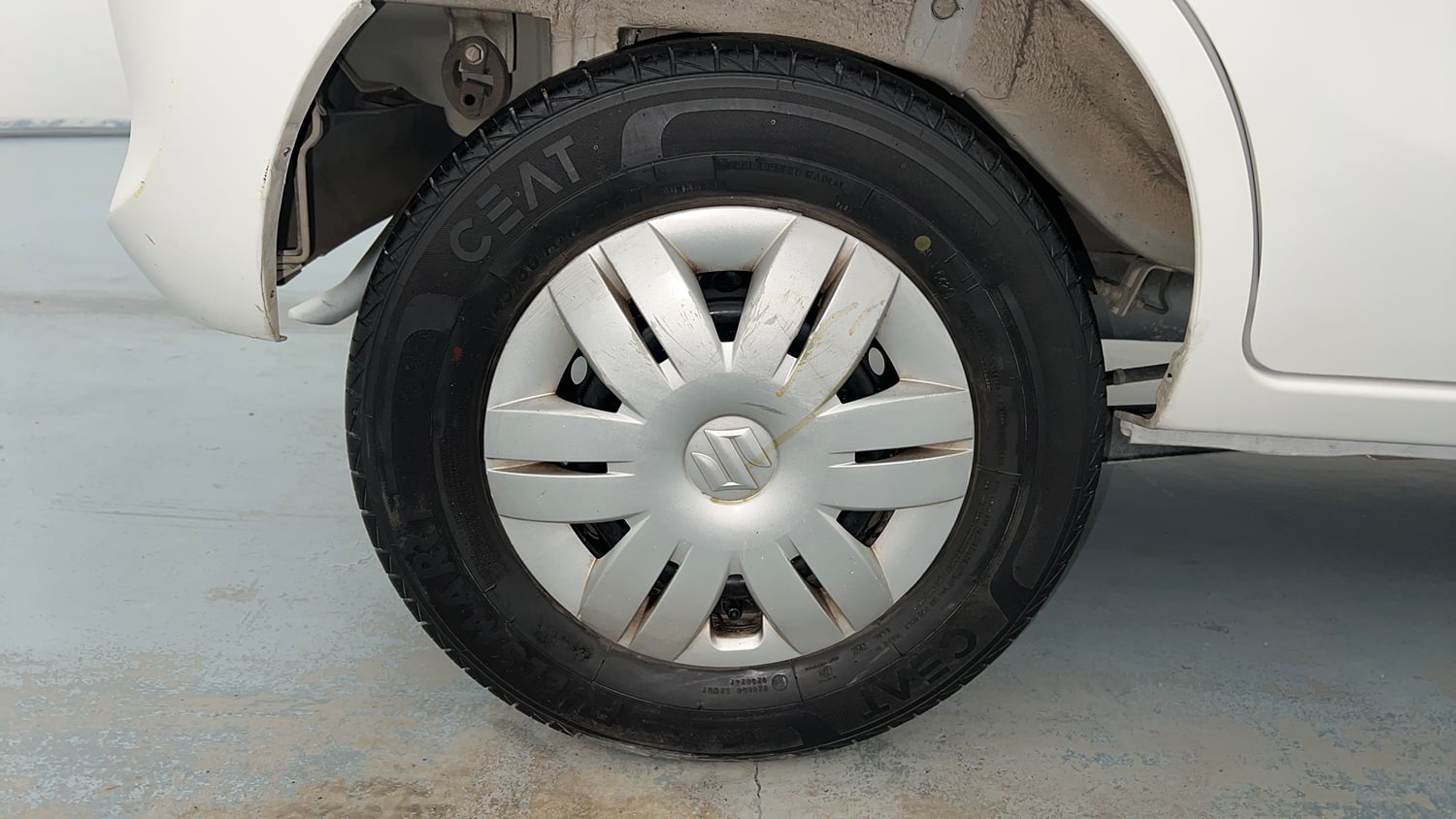 Used 2020 Maruti Suzuki Alto 800 VXi Petrol Manual tyres RIGHT REAR TYRE RIM VIEW