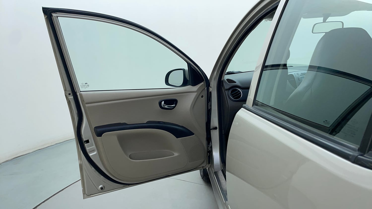Used 2013 Hyundai i10 Sportz 1.2 Kappa2 Petrol Manual interior LEFT FRONT DOOR OPEN VIEW