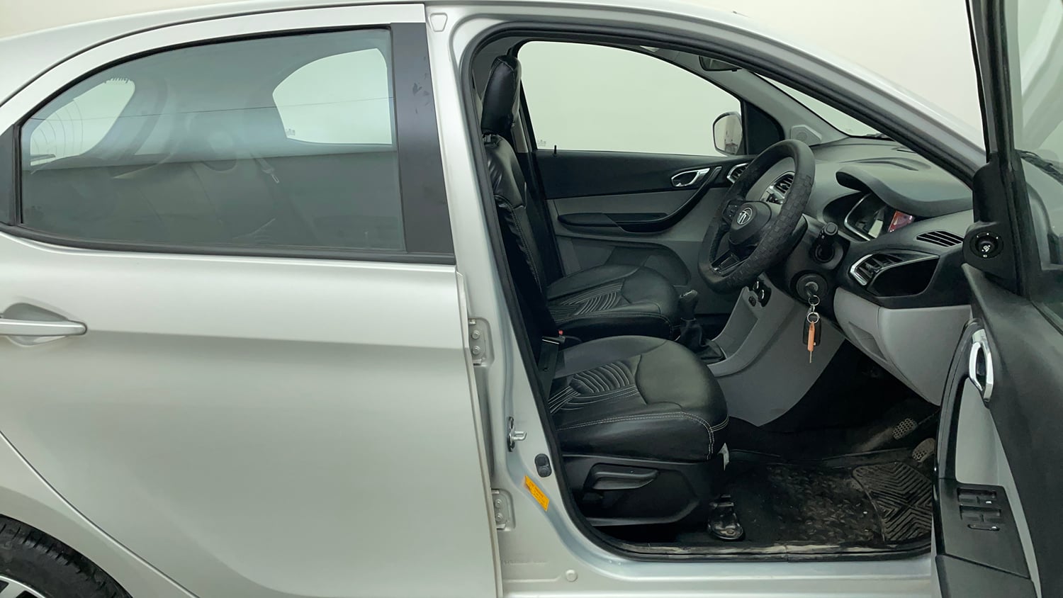 Used 2020 Tata Tiago XZ Petrol Manual interior RIGHT SIDE FRONT DOOR CABIN VIEW