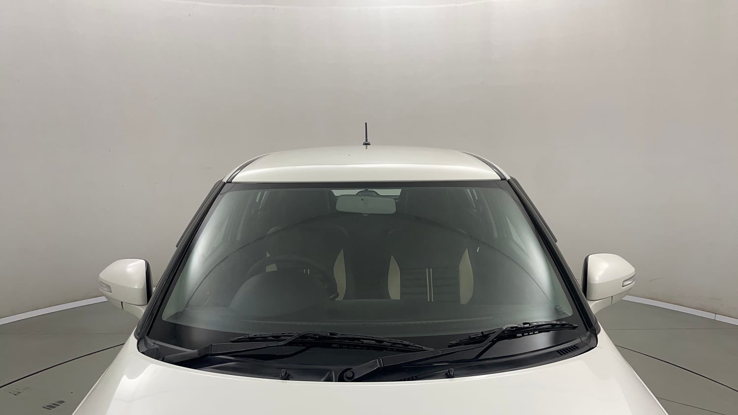 Used 2013 Maruti Suzuki Swift VXi Petrol Manual exterior FRONT WINDSHIELD VIEW