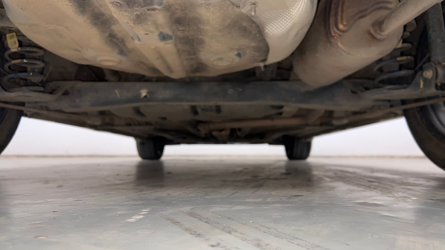 Used 2024 Hyundai i20 Sportz (O) 1.2 MT Petrol Manual extra REAR UNDERBODY VIEW (TAKEN FROM REAR)