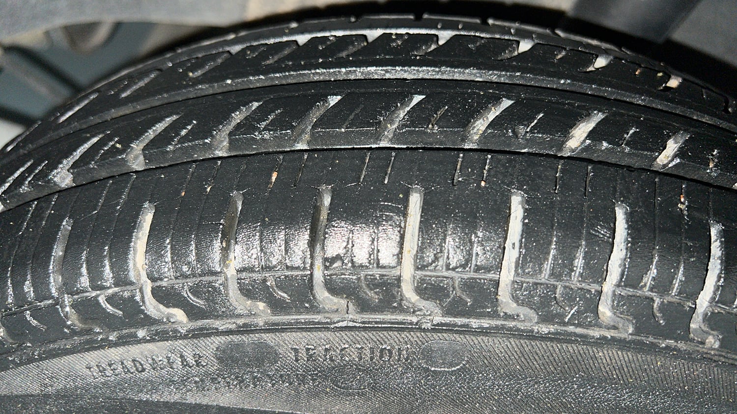 Used 2018 Renault Kwid 1.0 RXT Opt Petrol Manual tyres LEFT REAR TYRE TREAD VIEW