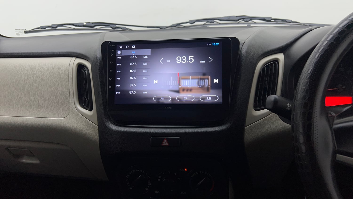 Used 2023 Maruti Suzuki Wagon R VXI 1.0 Petrol Manual top_features Integrated (in-dash) music system