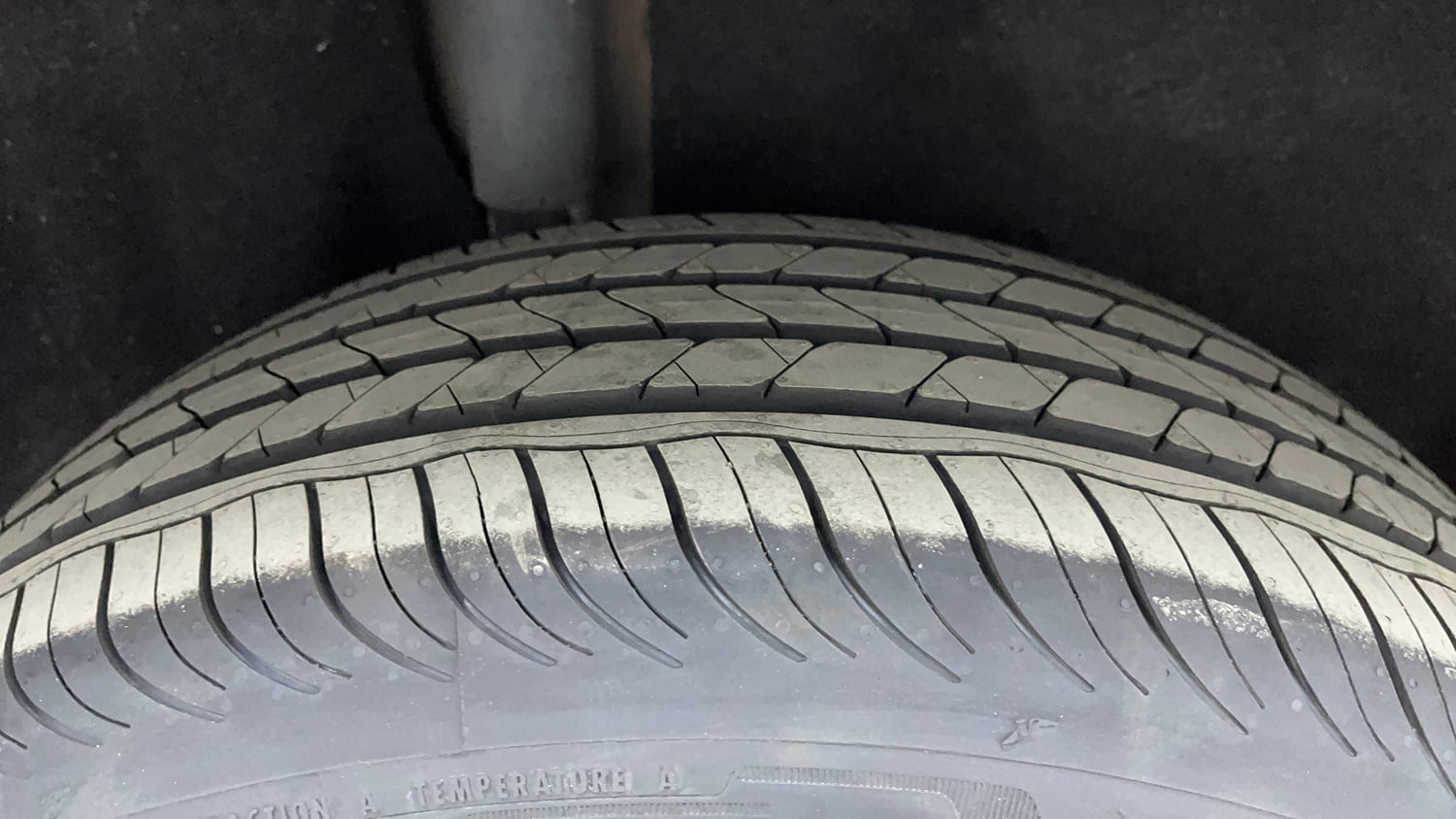 Used 2020 Ford EcoSport S MT 1.5 TDCi Diesel Manual tyres RIGHT REAR TYRE TREAD VIEW