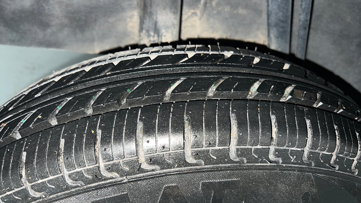 Used 2018 Renault Kwid 1.0 RXT Opt Petrol Manual tyres RIGHT REAR TYRE TREAD VIEW