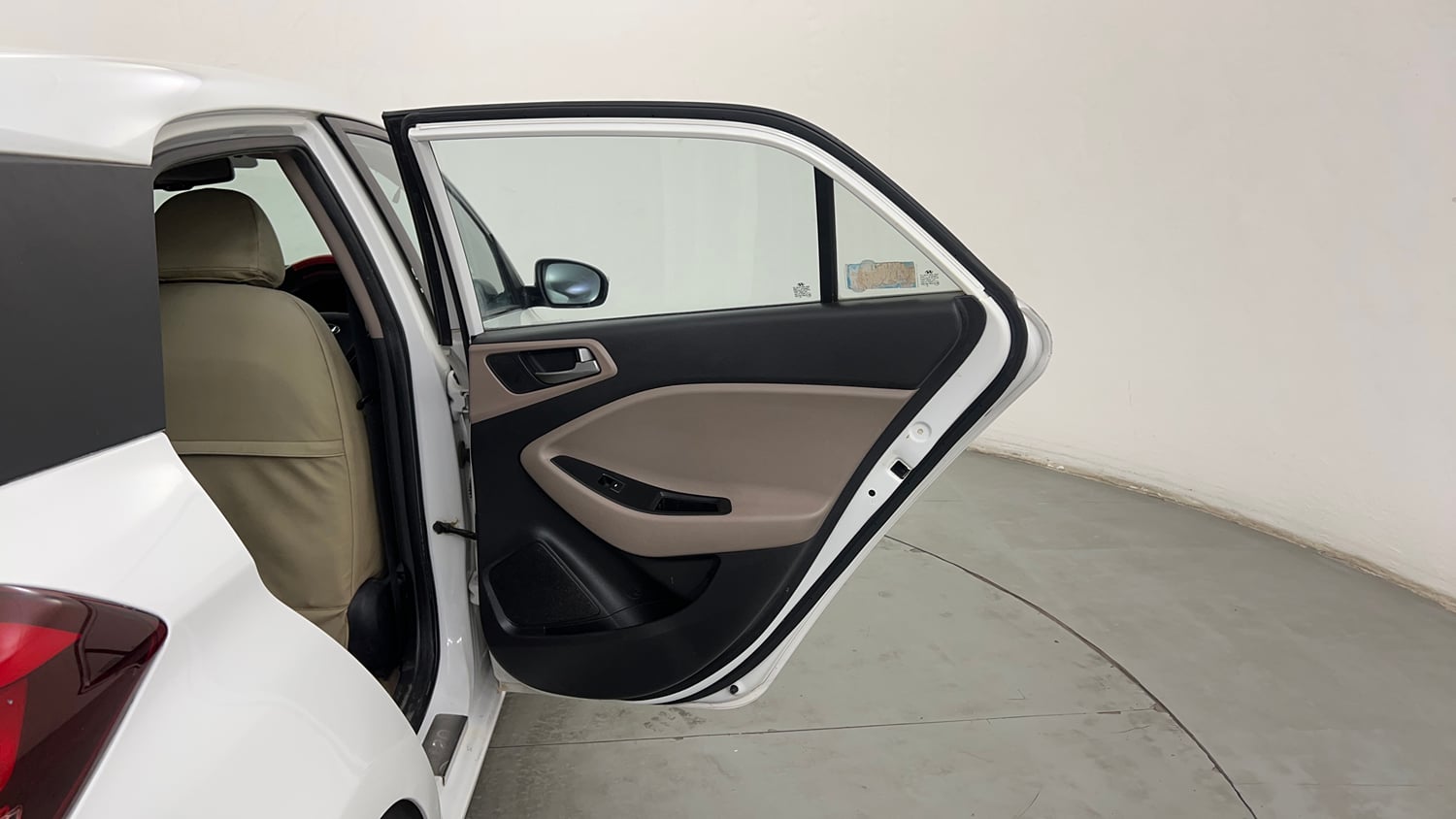 Used 2015 Hyundai Elite i20 Asta 1.2 Petrol Manual interior RIGHT REAR DOOR OPEN VIEW