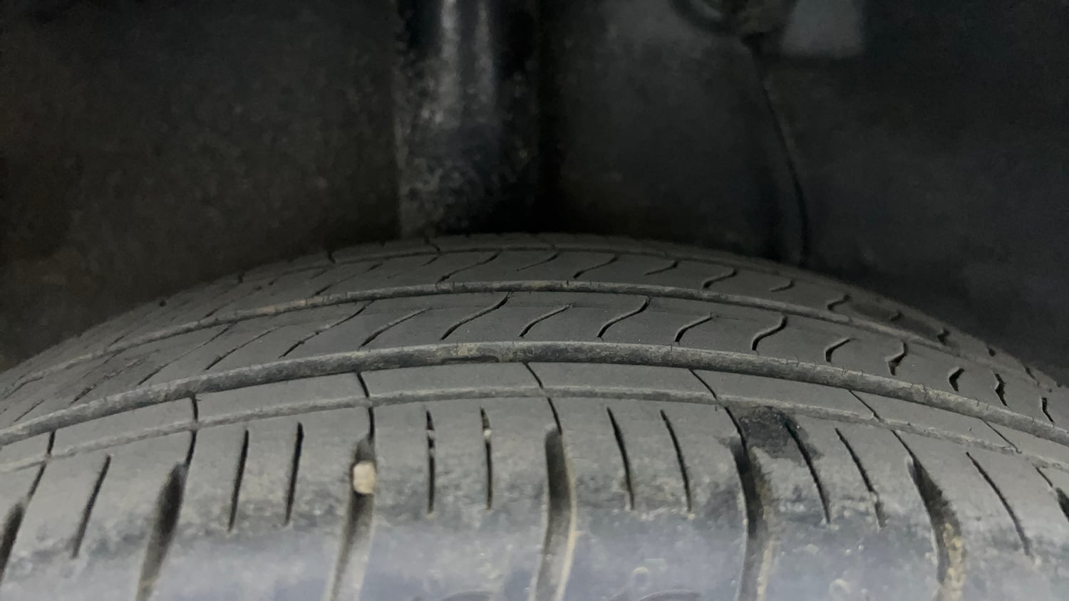 Used 2021 Hyundai Aura SX Plus 1.2 AMT Petrol Petrol Automatic tyres RIGHT REAR TYRE TREAD VIEW
