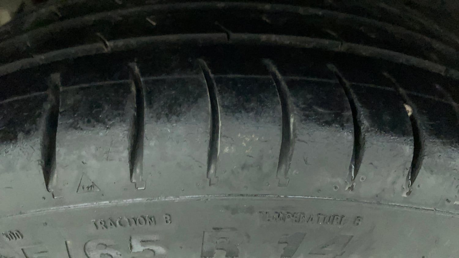Used 2018 Hyundai Grand i10 Sportz (O) 1.2 Kappa VTVT Petrol Manual tyres RIGHT REAR TYRE TREAD VIEW
