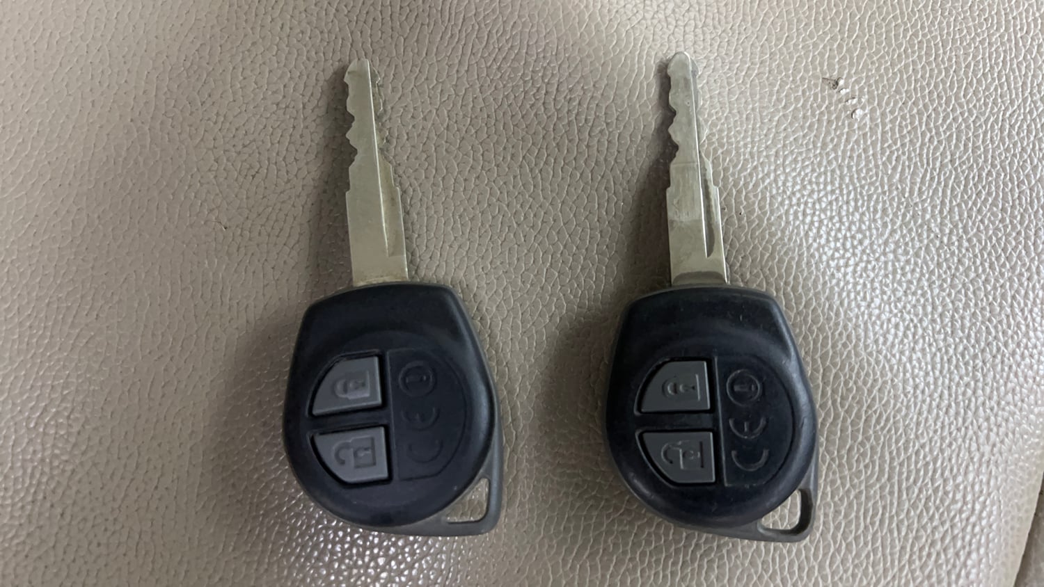 Used 2019 Maruti Suzuki Dzire VXi Petrol Manual extra CAR KEY VIEW