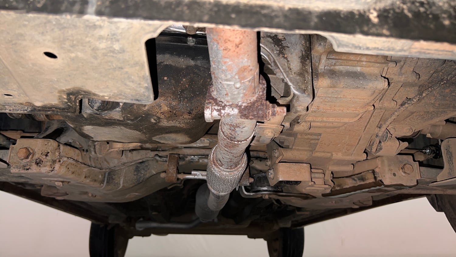 Used 2019 Tata Nexon XZA Plus Petrol Petrol Automatic extra FRONT LEFT UNDERBODY VIEW